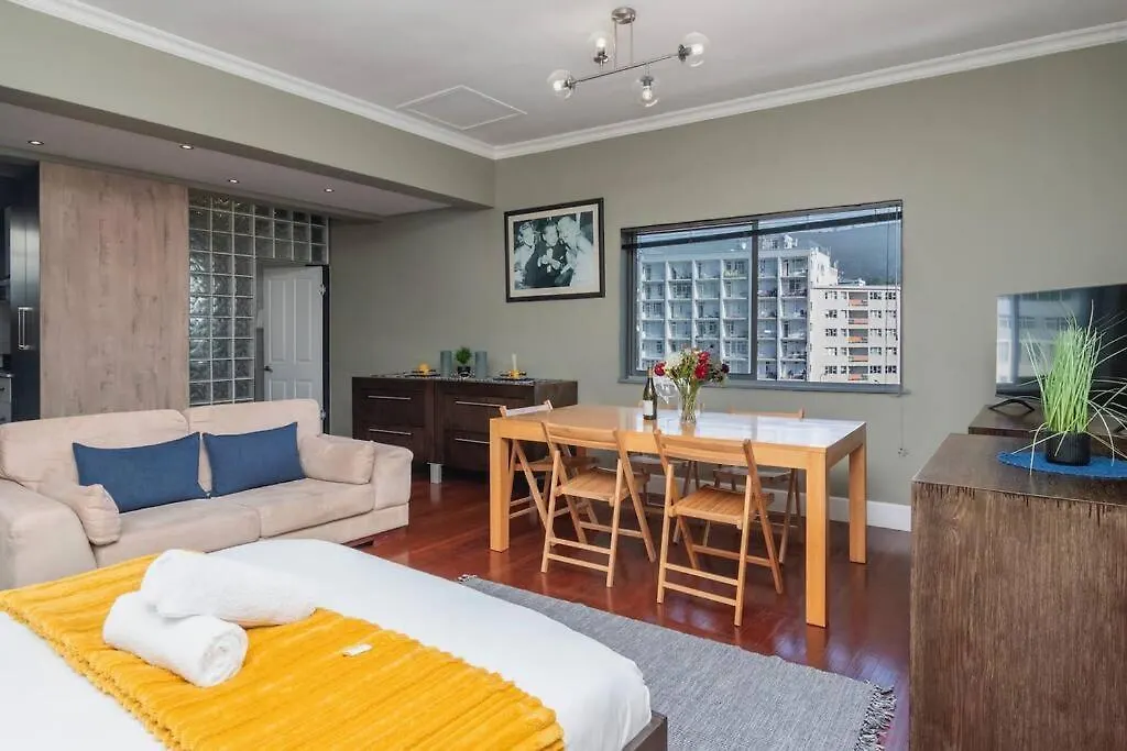 Montreux Urban Oasis Apartment Cape Town